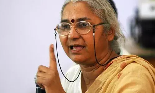 हाथरस में मेधा पाटकर, योगी सरकार पर उठाए सवाल हाथरस में मेधा पाटकर, योगी सरकार पर उठाए सवाल