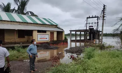 Rain: हैदराबाद के बाद मुंबई व पुणे में आया सैलाब, 31 लोगों की गई जान