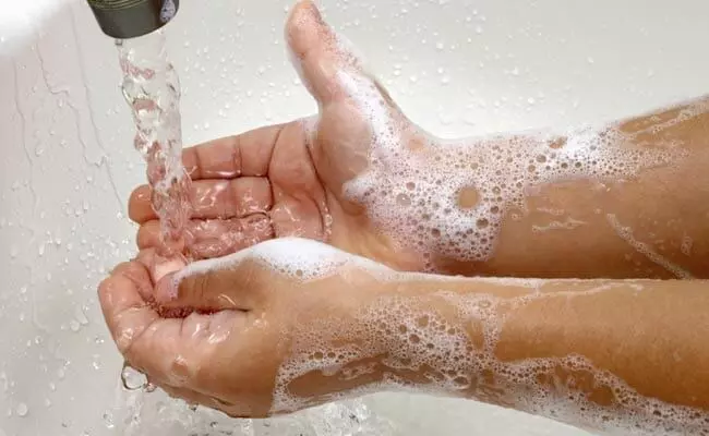 हाथ धोने से कोरोना ही नहीं कई बीमारियों हो जाती हैं दूर