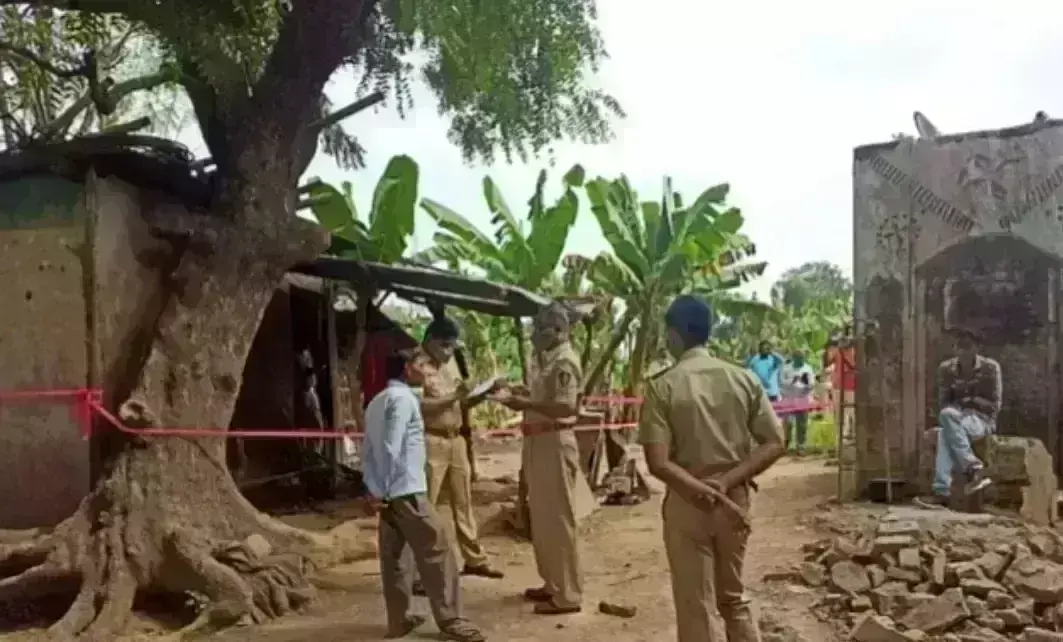 जिसने भी देखा कांप गई रूह, कुल्डाड़ी से काटकर 4 सगे भाई-बहनों की हत्या