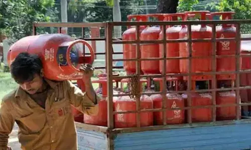 एक नवंबर से अपडेट होंगे रसोई गैस सिलेंडर के दाम