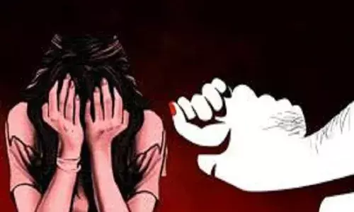 रामलीला देखकर घर लौट रही युवती के साथ दुष्कर्म रामलीला देखकर घर लौट रही युवती के साथ दुष्कर्म