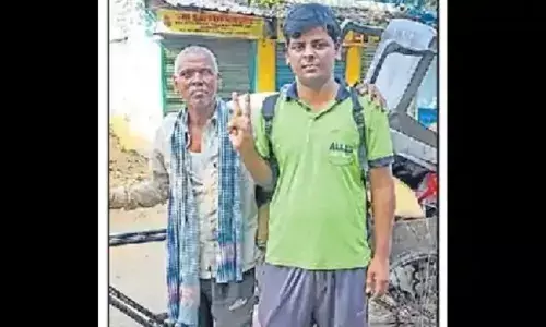 NEET EXAM: कबाड़ी के बेटे को मेडिकल प्रवेश परीक्षा में मिली कामयाबी