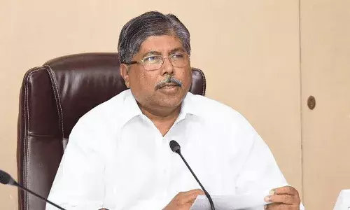 कोई प्रॉब्लम है तो शरद पवार के पास जाएं,उद्धव ठाकरे के पास नहीं: चंद्रकांत पाटिल कोई प्रॉब्लम है तो शरद पवार के पास जाएं,उद्धव ठाकरे के पास नहीं: चंद्रकांत पाटिल