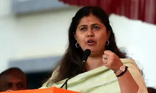 महाराष्ट्र भाजपा में बगावत के आसार,एकनाथ खडसे की राह पर पंकजा मुंडे? महाराष्ट्र भाजपा में बगावत के आसार,एकनाथ खडसे की राह पर पंकजा मुंडे?