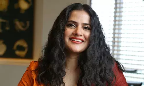 मुकेश खन्ना के विवादित बयान पर सोना मोहपात्रा का यह रिएक्शन मुकेश खन्ना के विवादित बयान पर सोना मोहपात्रा का यह रिएक्शन