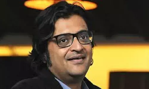महाराष्ट्र विधानसभा के नोटिस के खिलाफ SC पहुंचे अर्णब गोस्वामी महाराष्ट्र विधानसभा के नोटिस के खिलाफ SC पहुंचे अर्णब गोस्वामी