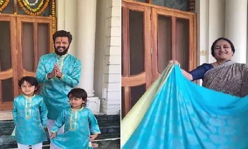 दिवाली का तोहफा, रितेश देशमुख ने मां की पुरानी साड़ी से बनवाए कुर्ते दिवाली का तोहफा, रितेश देशमुख ने मां की पुरानी साड़ी से बनवाए कुर्ते