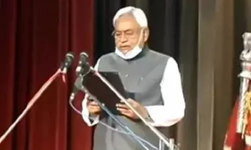 7वीं बार बिहार के CM बने नीतीशे कुमार, कांग्रेस-RJD का बहिष्कार 7वीं बार बिहार के CM बने नीतीशे कुमार, कांग्रेस-RJD का बहिष्कार