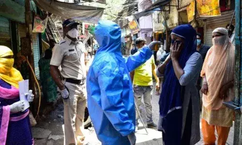 बढ़ रहा कोरोना का खतरा, मुंबई में 72 फीसदी टेस्टिंग घटी बढ़ रहा कोरोना का खतरा, मुंबई में 72 फीसदी टेस्टिंग घटी