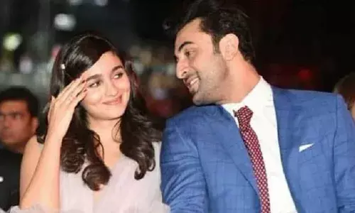 आलिया भट्ट ने मुंबई में खरीदा आलीशान फ्लैट, रणबीर की होंगी पड़ोसन! आलिया भट्ट ने मुंबई में खरीदा आलीशान फ्लैट, रणबीर की होंगी पड़ोसन!