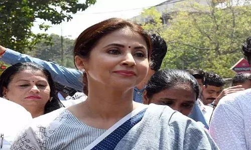 कंगना को मुंहतोड़ जवाब देने का उर्मिला को यह इनाम देगी शिवसेना कंगना को मुंहतोड़ जवाब देने का उर्मिला को यह इनाम देगी शिवसेना