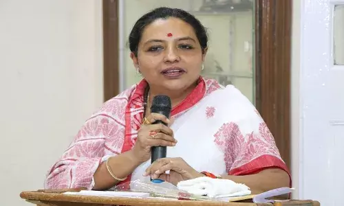 महाराष्ट्र के मंत्री की चेतावनी,अगर स्थिर सरकार चलाना है, तो इन बातों का ख्याल रखें महाराष्ट्र के मंत्री की चेतावनी,अगर स्थिर सरकार चलाना है, तो इन बातों का ख्याल रखें