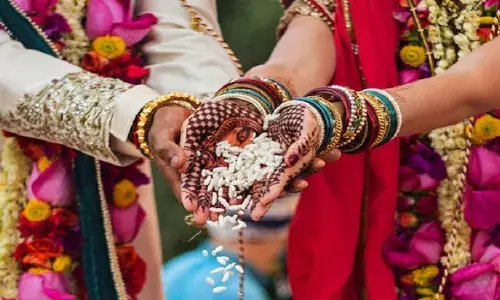 इस राज्य में एक ऐसी परंपरा,जहां कुंवारे लड़के-लड़कियों का लगता है मेला