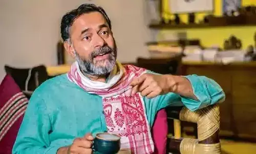 अजीब इत्तेफाक है,पीएम जबरन दे रहे तोहफा, जिसे किसान लेना नहीं चाहते: योगेंद्र यादव अजीब इत्तेफाक है,पीएम जबरन दे रहे तोहफा, जिसे किसान लेना नहीं चाहते: योगेंद्र यादव