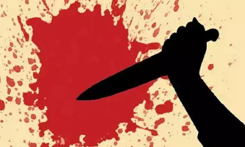 UP: बेटे मुंबई में ससूर का छोटी बहू से था अवैध संबंध,पत्नी और बड़ी बहू ने उठाया खौफनाक कदम UP: बेटे मुंबई में ससूर का छोटी बहू से था अवैध संबंध,पत्नी और बड़ी बहू ने उठाया खौफनाक कदम