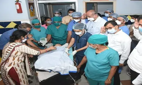 पत्रकार के बेटे ने दी सात लोगों को नई जिंदगी,पर पिता के आंखों से गिर रहे थे आंसू पत्रकार के बेटे ने दी सात लोगों को नई जिंदगी,पर पिता के आंखों से गिर रहे थे आंसू