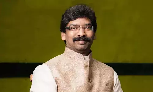 इस सीएम पर रेप का आरोप,महिला आयोग ने महाराष्ट्र के डीजीपी से मांगी रिपोर्ट इस सीएम पर रेप का आरोप,महिला आयोग ने महाराष्ट्र के डीजीपी से मांगी रिपोर्ट