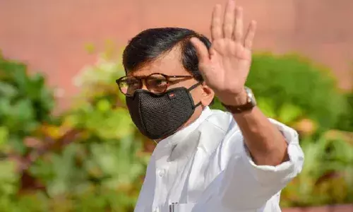 संजय राउत को कांग्रेस और भाजपा दोनों ने फटकारा,आखिर क्यों? संजय राउत को कांग्रेस और भाजपा दोनों ने फटकारा,आखिर क्यों?