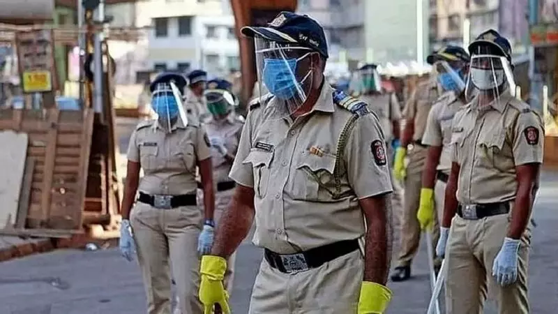 नए साल पर कोरोना का साया,मुंबई में 45 हजार पुलिसकर्मी होंगे तैनात