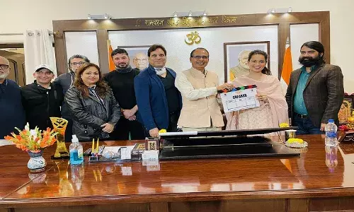 कंगना ने सीएम शिवराज से की मुलाकात,कहा-आज पता चला कि आपको मामा क्यों कहते हैं कंगना ने सीएम शिवराज से की मुलाकात,कहा-आज पता चला कि आपको मामा क्यों कहते हैं