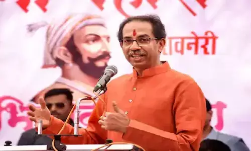 BJP को हराने शिवसेना का गुजराती कार्ड मुंबई मा जलेबी ने फाफड़ा कार्यक्रम में वडापाव का जिक्र BJP को हराने शिवसेना का गुजराती कार्ड मुंबई मा जलेबी ने फाफड़ा कार्यक्रम में वडापाव का जिक्र