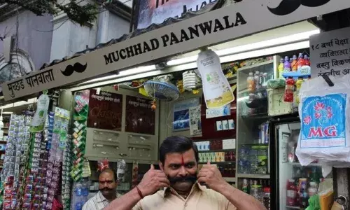 Mumbai: कौन है मुच्छड़ पानवाला,जिसे NCB ने भेजा है समन,जैकी श्रॉफ खाते हैं यहां का पान,जानिए मामला क्या है Mumbai: कौन है मुच्छड़ पानवाला,जिसे NCB ने भेजा है समन,जैकी श्रॉफ खाते हैं यहां का पान,जानिए मामला क्या है