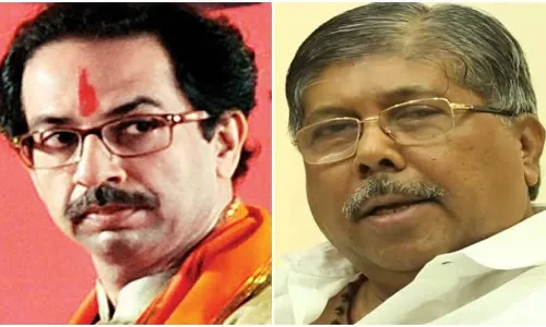 Maharashtra Panchayat Election:तीनों एक हो गए,भाजपा अकेले पड़ गई,पाटिल के गांव में शिवसेना का झंडा Maharashtra Panchayat Election:तीनों एक हो गए,भाजपा अकेले पड़ गई,पाटिल के गांव में शिवसेना का झंडा