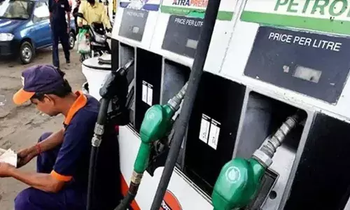 मुंबई-दिल्ली में पेट्रोल के दाम आसमान पर,डीजल भी कर रहा पीछा