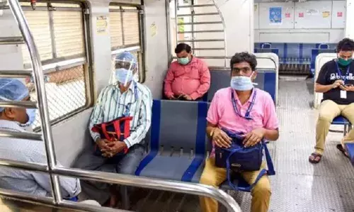 Mumbai:29 जनवरी से पटरी पर लोकल ट्रेनें,सभी मुंबईकरों के यात्रा पर निर्णय जल्द Mumbai:29 जनवरी से पटरी पर लोकल ट्रेनें,सभी मुंबईकरों के यात्रा पर निर्णय जल्द