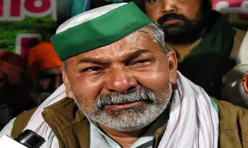 राकेश टिकैत के आंसुओं पर पिघली कांग्रेस-आप, राहुल गांधी,अरविंद केजरीवाल खुलकर आए आमने