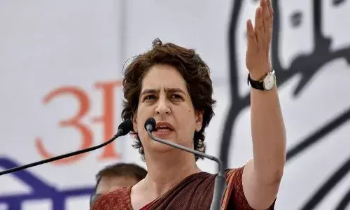 प्रियंका गांधी का भाजपा पर हमला,पत्रकारों व जनप्रतिनिधियों को धमकाने का चलन खतरनाक