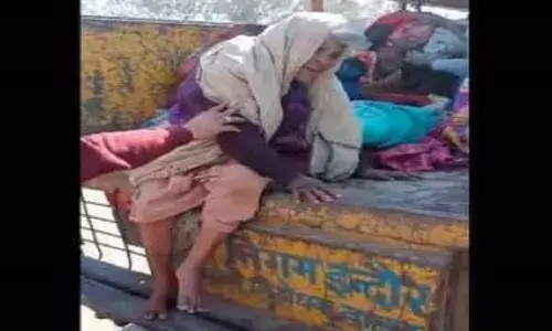 इंदौर: बुजुर्गों के साथ अमानवीय बर्ताव DM बोले- हे भगवान हमें माफ कर दो इंदौर: बुजुर्गों के साथ अमानवीय बर्ताव DM बोले- हे भगवान हमें माफ कर दो