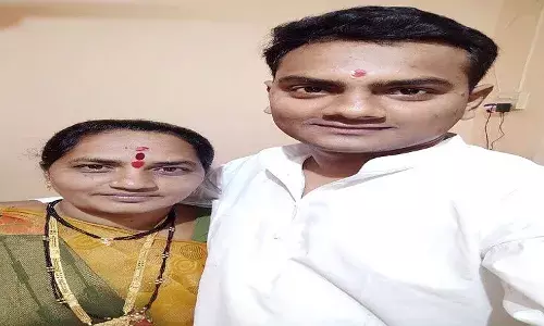 Mumbai:23 साल के बेटे ने MVA के फॉर्मूले पर मां को बनाया सरपंच Mumbai:23 साल के बेटे ने MVA के फॉर्मूले पर मां को बनाया सरपंच