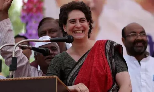 kisan mahapanchayat:मोदी से प्रियंका का तीखा सवाल,किसी की भलाई जबरदस्ती करते हैं क्या?