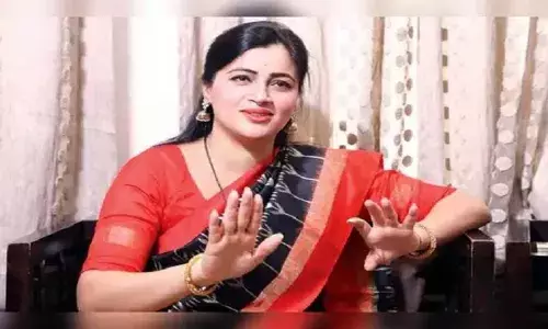 सांसद नवनीत राणा को Acid Attack की धमकी,दिल्ली में कंप्लेन