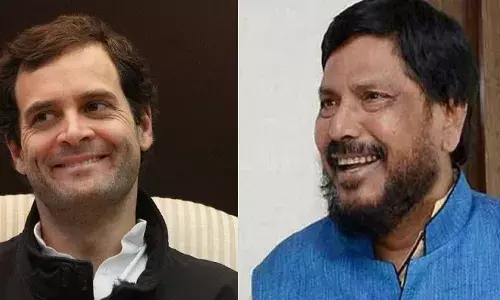 आठवले का तंज,हम दो हमारे दो करना है,तो शादी करें राहुल,वो भी दलित लड़की से आठवले का तंज,हम दो हमारे दो करना है,तो शादी करें राहुल,वो भी दलित लड़की से