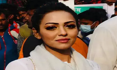 Kolkata:BJP की युवा लीडर पामेला गोस्वामी कोकीन के साथ अरेस्ट,ट्विटर यूजर्स ने लिए ये मजे