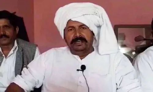 मोदी के जादूगर वाली चाल में बह गए,किसानों को बर्बाद करने पर तुली है सरकार:नरेश टिकैत मोदी के जादूगर वाली चाल में बह गए,किसानों को बर्बाद करने पर तुली है सरकार:नरेश टिकैत
