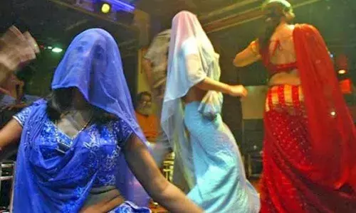 Mumbai:डांस बार होंगे बंद,विधान परिषद में गृह मंत्री की घोषणा