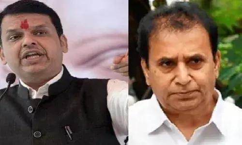 देशमुख के खिलाफ फडणवीस ने पेश किया विशेषाधिकार हनन का प्रस्ताव, मामला क्या है