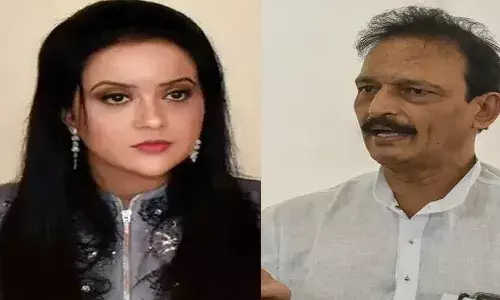ए भाई…मुझ पर उंगली उठाना नहीं,वरना-अमृता फड़नवीस की जगताप को चेतावनी ए भाई…मुझ पर उंगली उठाना नहीं,वरना-अमृता फड़नवीस की जगताप को चेतावनी