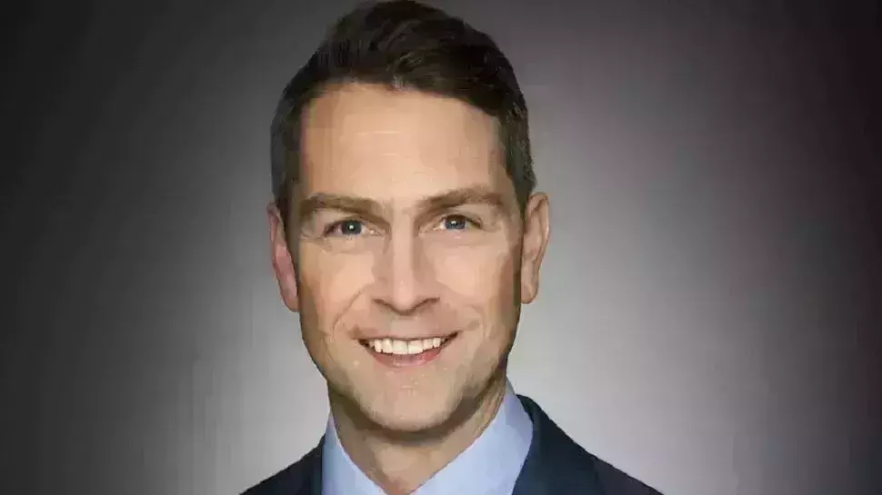 विडिओ कॉन्फ्रेंस ने न्यूड दिखे सांसद , बाद मे माफी मांगी