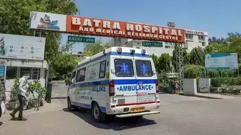 दिल्ली के बत्रा हॉस्पिटल में ऑक्सिजन की कमी से 8 मरीजों की मौत, डॉक्टर भी शामिल