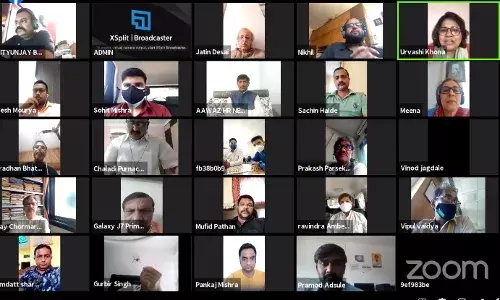पत्रकारों को फ्रन्टलाइन वर्कर घोषित करो,पत्रकारों ने छेड़ी मुहिम, देवेन्द्र फड़नवीस ने भी मुख्यमंत्री को लिखा पत्र पत्रकारों को फ्रन्टलाइन वर्कर घोषित करो,पत्रकारों ने छेड़ी मुहिम, देवेन्द्र फड़नवीस ने भी मुख्यमंत्री को लिखा पत्र