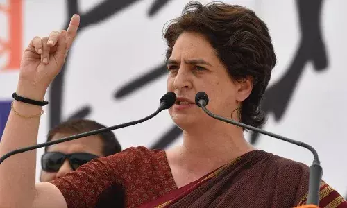 टीका उत्सव मनाने वाले थे क्या हुआ? प्रियंका गांधी का PM मोदी पर निशाना टीका उत्सव मनाने वाले थे क्या हुआ? प्रियंका गांधी का PM मोदी पर निशाना