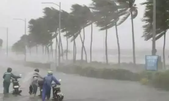 Cyclone Tauktae ने मचाई  मुंबई कोंकण समेत कई इलाकों मे तबाही, जानिए क्या है हालात