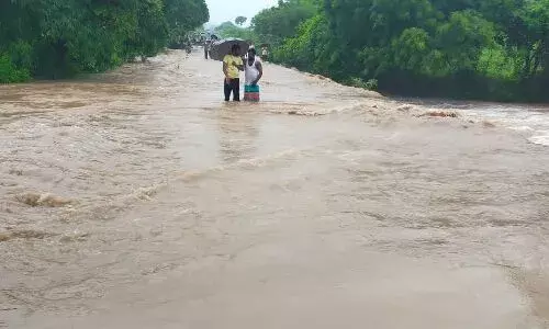 अहमदनगर शहर समेत जिले में मूसलाधार बारिश नगर-कल्याण मार्ग पर यातायात बंद