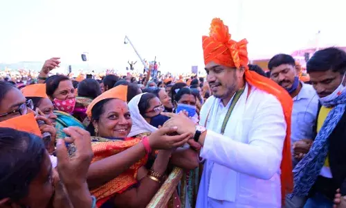 देश का सब से उँचा स्वराज्य ध्वज फहराया महाराष्ट्र के अहमदनगर में देश का सब से उँचा स्वराज्य ध्वज फहराया महाराष्ट्र के अहमदनगर में