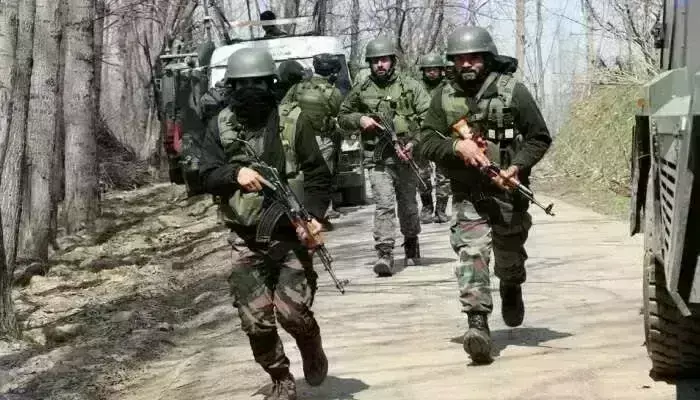 कश्मीर में झड़पों में दो जवान शहीद, दो आतंकियों की गला घोंटकर हत्या कश्मीर में झड़पों में दो जवान शहीद, दो आतंकियों की गला घोंटकर हत्या
